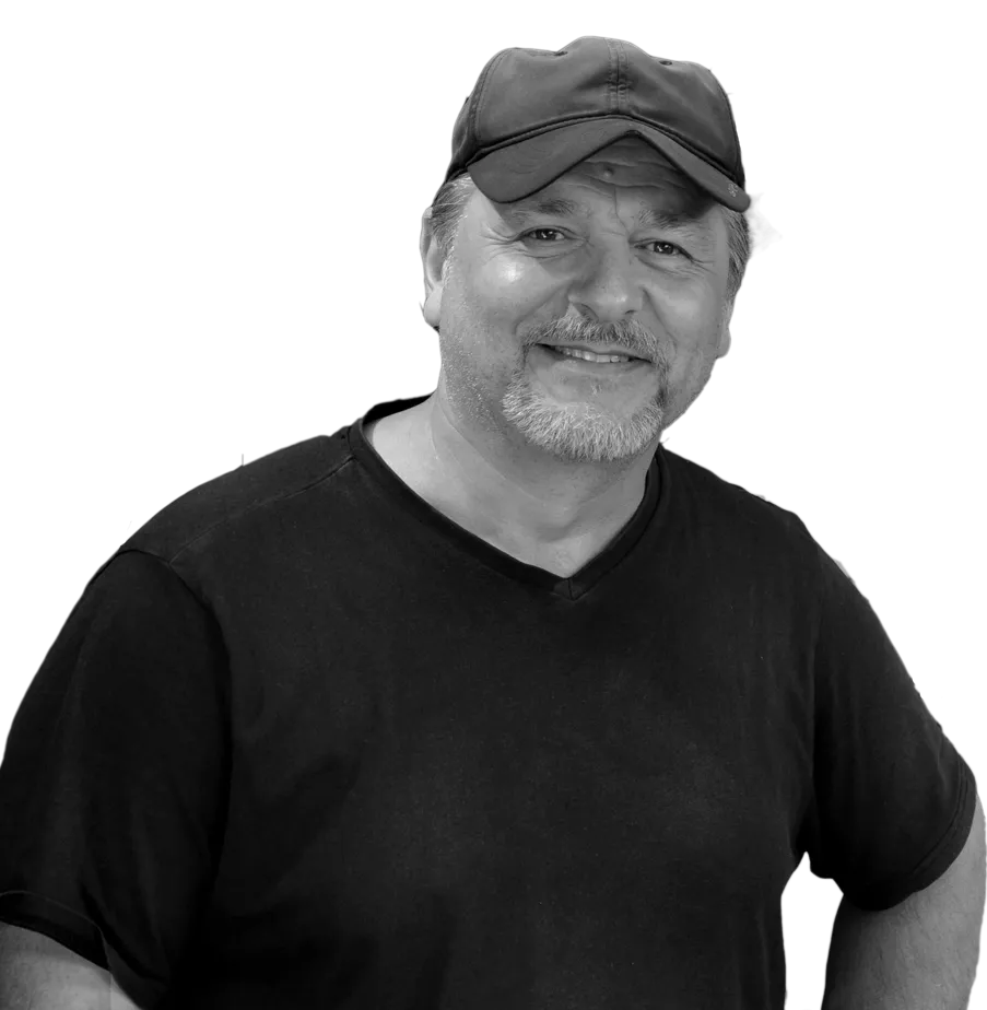 niki b w.png